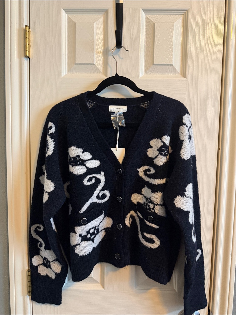 Floral Jacquard Button-Front Cardigan — Navy/White